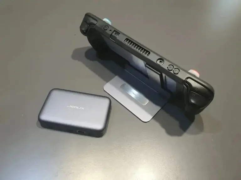 Dock Jsaux per STEAM Deck Recensione: Postazione Completa ma Portatile