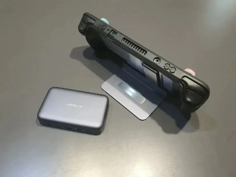 Dock Jsaux per STEAM Deck Recensione: Postazione Completa ma Portatile