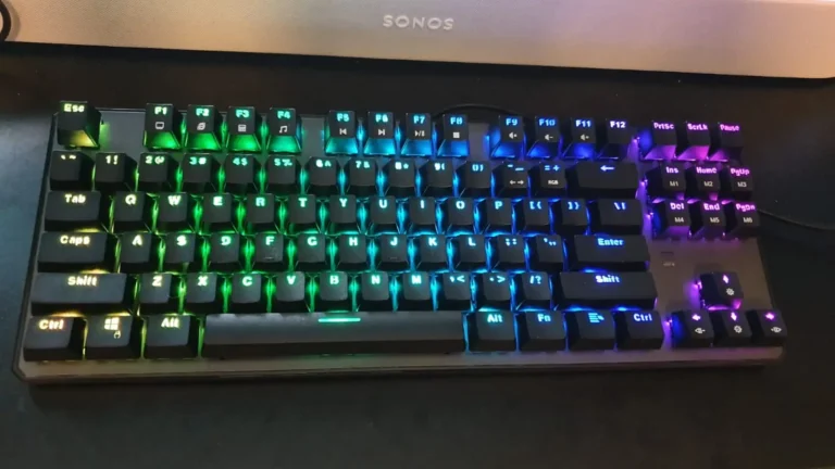 Tecware Phantom RGB Recensione: Tastiera compatta, meccanica e retroilluminata a un prezzo accessibile